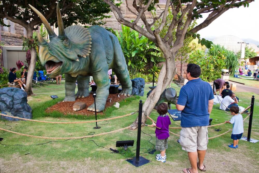 Your Complete Family Guide to Oahu with Kids featured by top Hawaii travel blog, Hawaii Travel with Kids: Bishop Museum is one of the top kid-friendly Oahu attractions for families