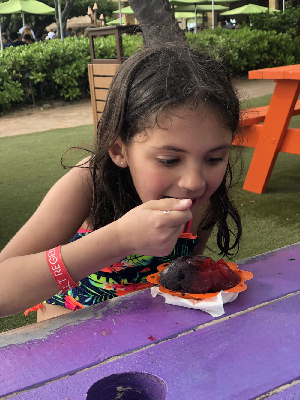 3 Day Maui Itinerary with Kids featured by top Hawaii travel blog, Hawaii Travel with Kids: Shave Ice at Ululani’s at the Hyatt Regency Maui