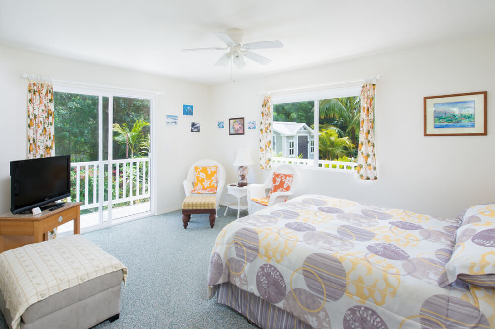 Hawaii on a Budget: Top 10 Cheap Big Island Hotels featured by top Hawaii travel blog, Hawaii Travel with Kids: image of Bear's Place Guest House