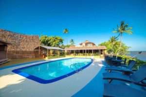 Hawaii on a Budget: 9 Cheap Places to Stay on Molokai featured by top Hawaii travel blog, Hawaii Travel with Kids