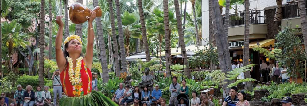 Top 6 Free Things to Do on Oahu featured by top Hawaii blog, Hawaii Travel with Kids: The Royal Hawaiian Center is a fun place to window shop and they have free cultural activities in Waikiki