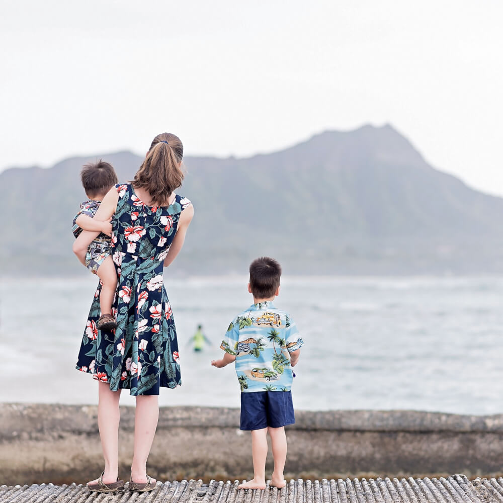 The Most Beautiful Places To Visit In Oahu featured by top Hawaii travel blog, Hawaii Travel with Kids: Head to Waikiki Beach, one of the most beautiful places on Oahu