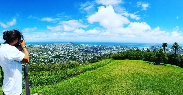 The Most Beautiful Places To Visit In Oahu featured by top Hawaii travel blog, Hawaii Travel with Kids: Oahu photographers love coming to Tantalus for the sweeping views