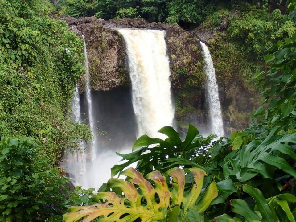 12 FREE Things to do on the Big Island of Hawaii with Kids featured by top Hawaii travel blog, Hawaii Travel with Kids: Rainbow Falls, Hilo, Big Island--Visiting Rainbow Falls is one of the best Big Island waterfalls