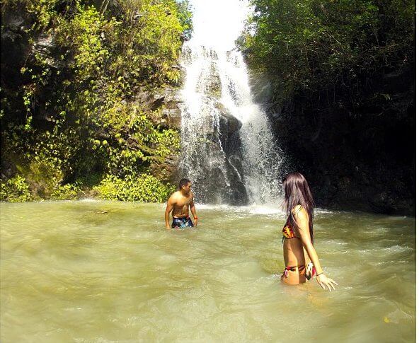 12 Breathtaking Oahu Waterfall Hikes featured by top Hawaii travel blog, Hawaii Travel with Kids | Waimano Falls is a beautiful waterfall hike on Oahu