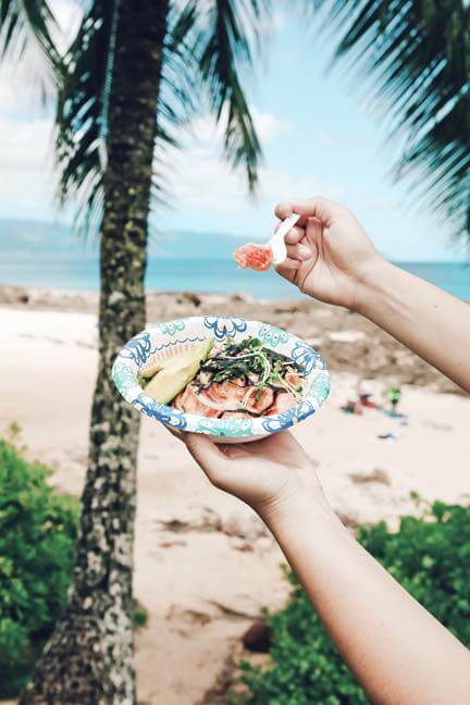 The best things to do in North Shore Oahu featured by top Hawaii blog, Hawaii Travel with Kids: Make sure to grab lunch at one of the many North Shore food trucks, like this poke place