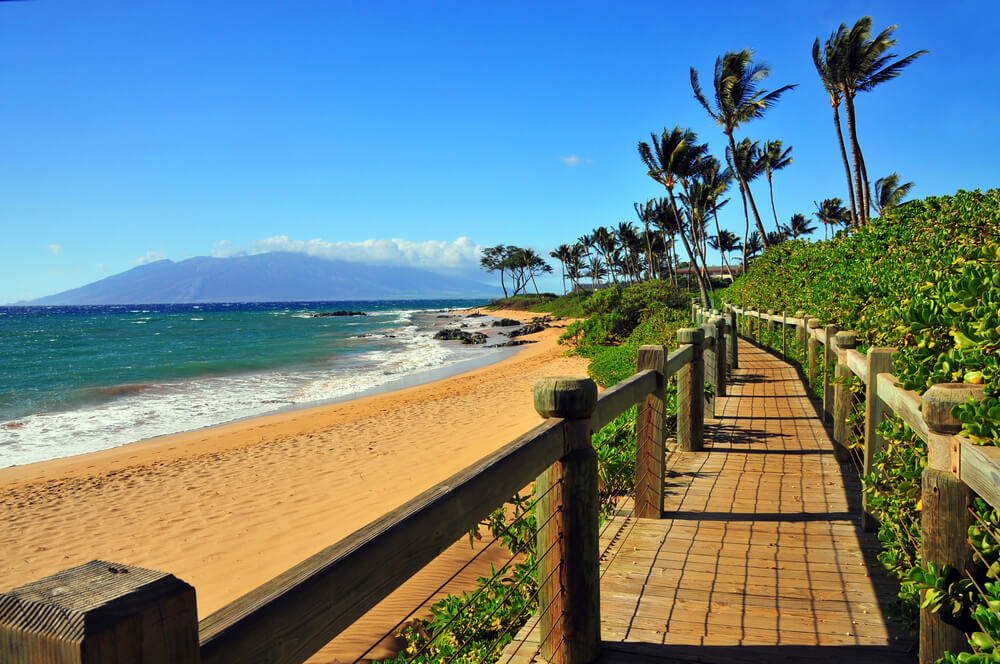 21 Best Things to Do in Wailea Maui featured by top Hawaii blog, Hawaii Travel with Kids: Wailea Beach Walkway, Wailea, Maui