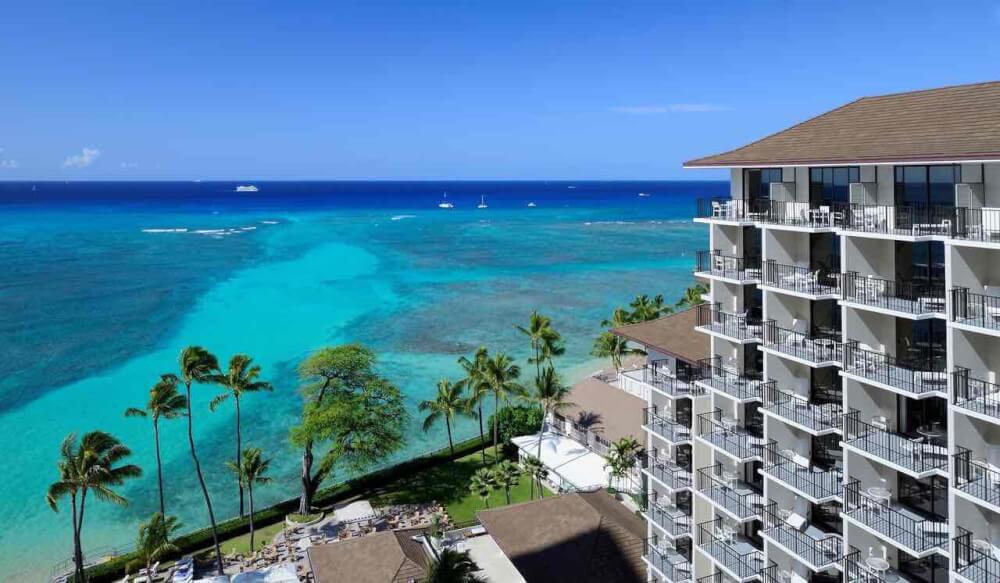 Top 8 Romantic Oahu Honeymoon Resorts featured by top Hawaii blog, Hawaii Travel with Kids: Halekulani Hotel on Oahu
