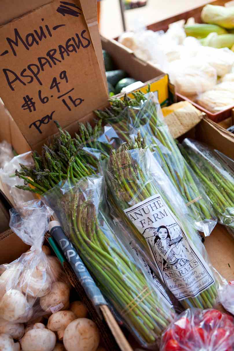 7 Best Maui Farmers Markets Worth Checking Out featured by top Hawaii travel blog, Hawaii Travel with Kids: Image of asparugus