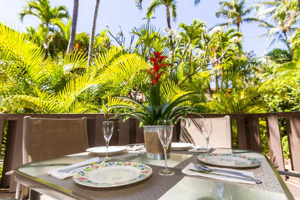 vTop 10 Best Bed and Breakfasts in Maui featured by Hawaii blog, Hawaii Travel with Kids: Gorgeous Tropical Kihei Resort!