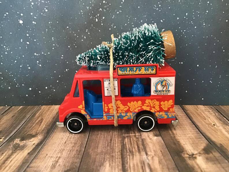20 Hawaiian Christmas Ornaments featured by top Hawaii blogger, Hawaii Travel with Kids: Food Truck Carrying Christmas Tree Red Shave Ice Food Truck image 0