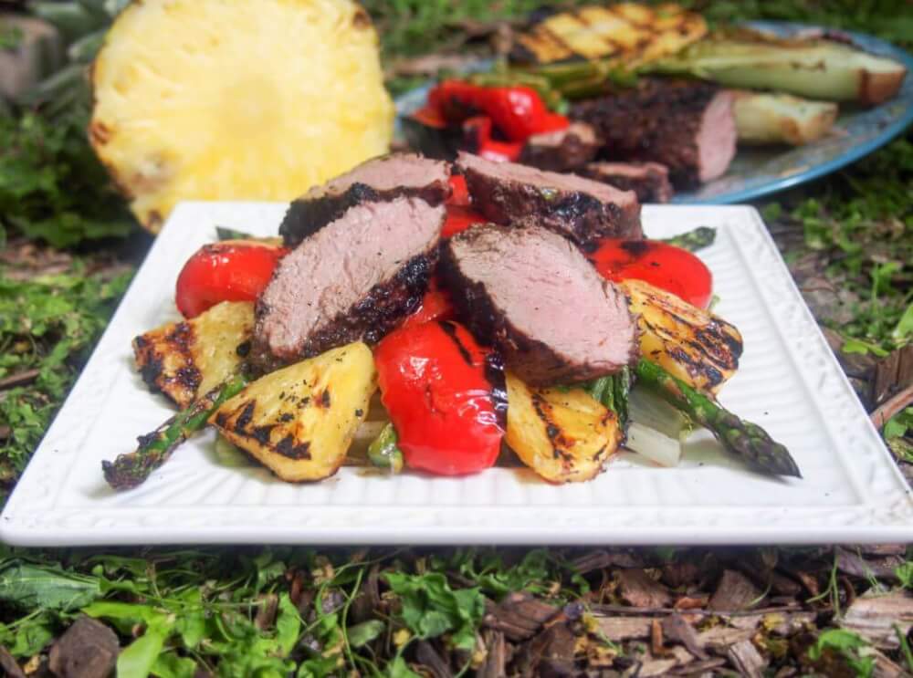 Grilled pork and pineapple salad 