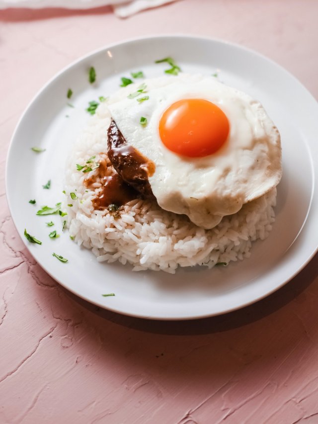 Hawaiian Loco Moco Web Story