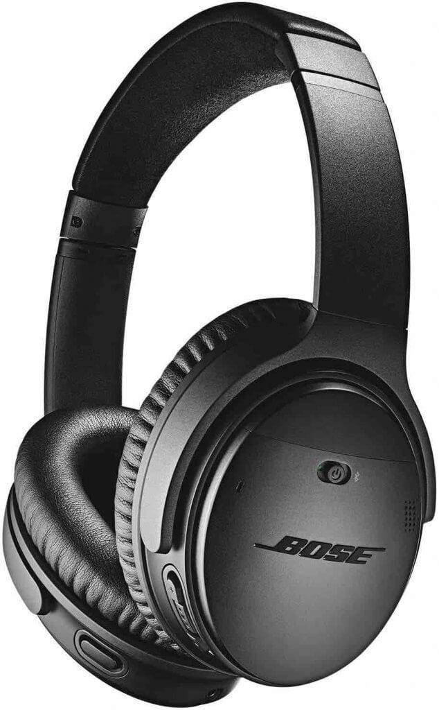 Add these noise cancelling headphones to your Hawaii packing list. Image of black Bose noise cancelling headphones.