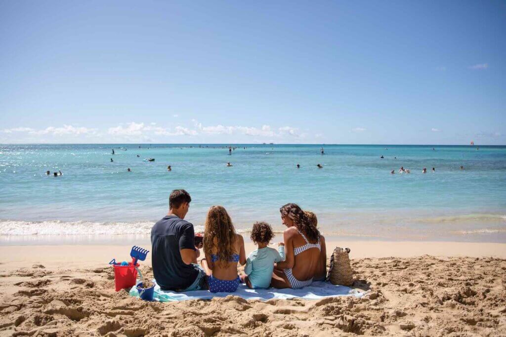 5 Best Oahu Beaches for Kids and Families (2023)