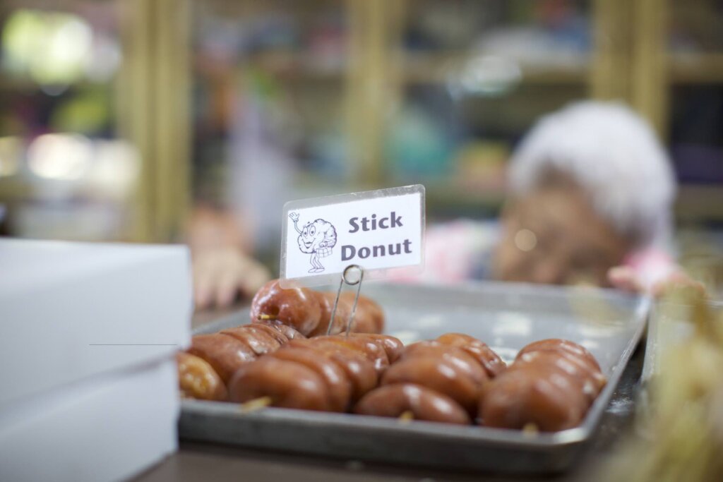 The T. Komoda Store is one of the best Maui bakeries. Image of stick donuts.