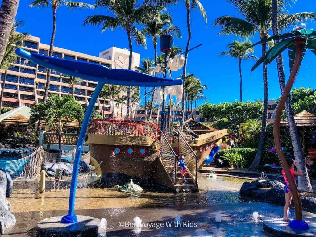 The Marriott Maui Ocean Club is one of the best kid friendly hotels in Maui. Image of the kids water play area at the Marriott Maui Ocean Club.