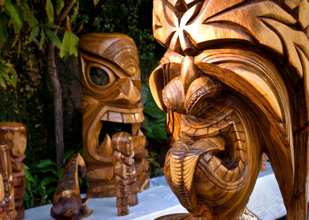 9 Best Hawaiian Souvenirs from Oahu + 5 Best Oahu Souvenir Shops (2023)