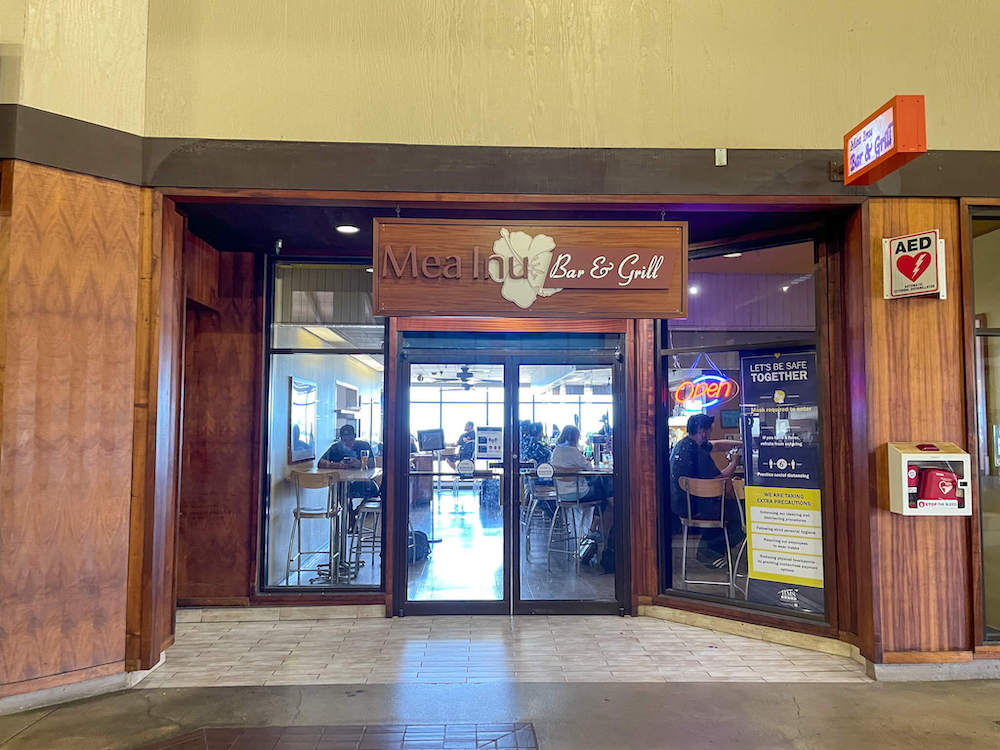 Image of the Mea Inu Bar & Grill at the Lihue Airport on Kauai