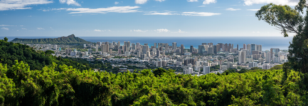 Panoramic image of Diamond Head, Honolulu, and Waikiki as seen from the Tantalus Lookout.