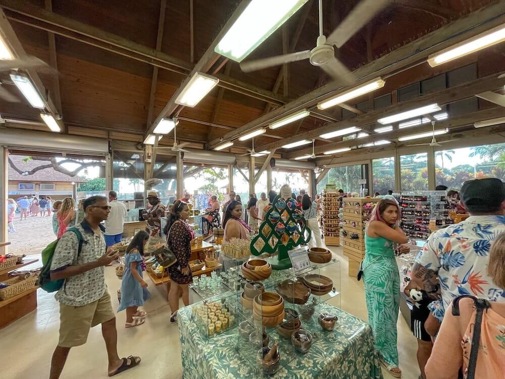 Image of a gift shop in Hawaii