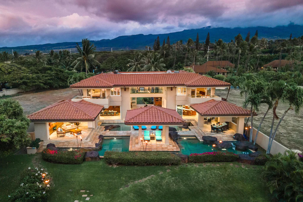 Image of a mansion with multiple pools on Maui