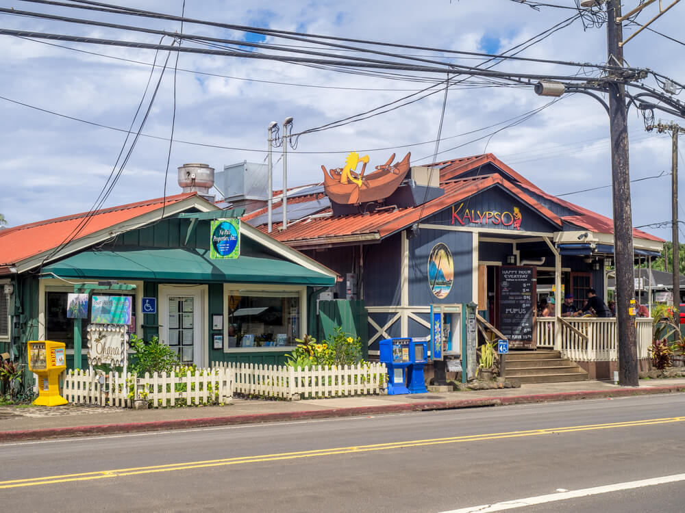 Image of two Hanalei Kauai businesses