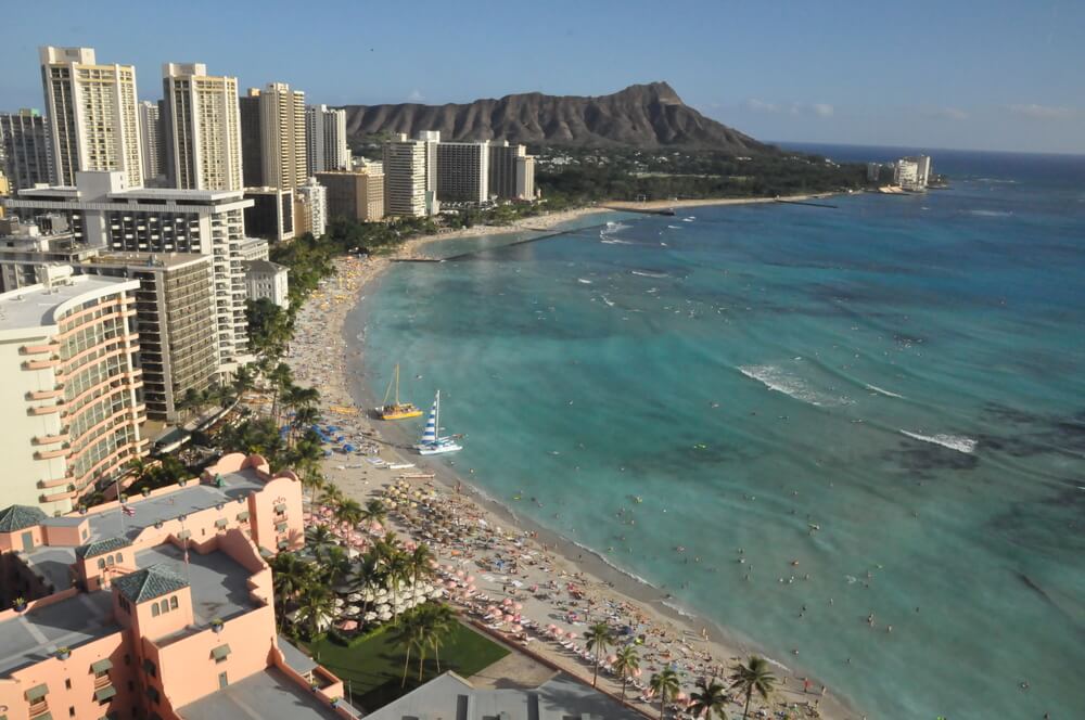 Image of Waikiki beach with Diamond Head crater in the background