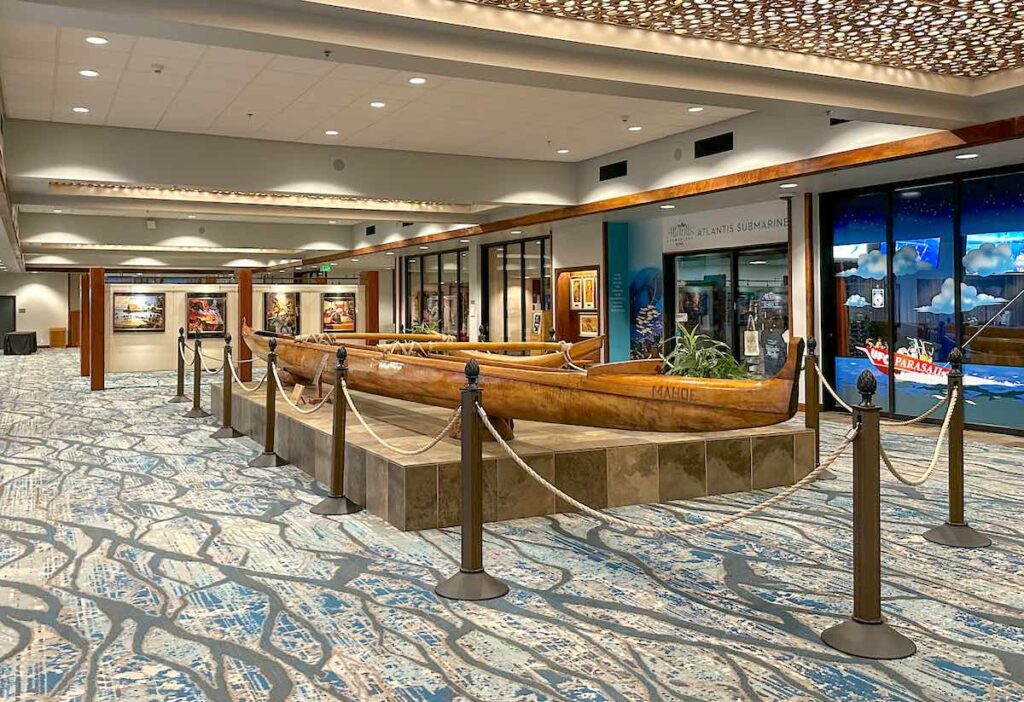 Image of a canoe inside the Courtyard King Kamehameha’s Kona Beach Hotel