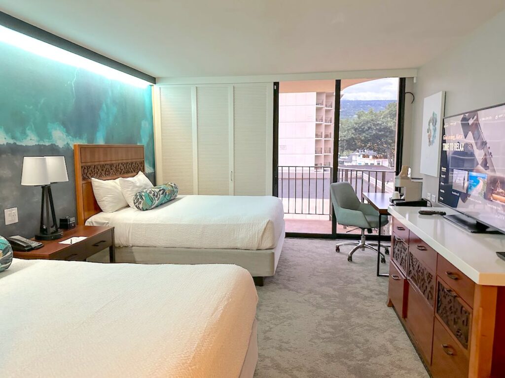 Image of a double queen room at the Courtyard King Kamehameha’s Kona Beach Hotel