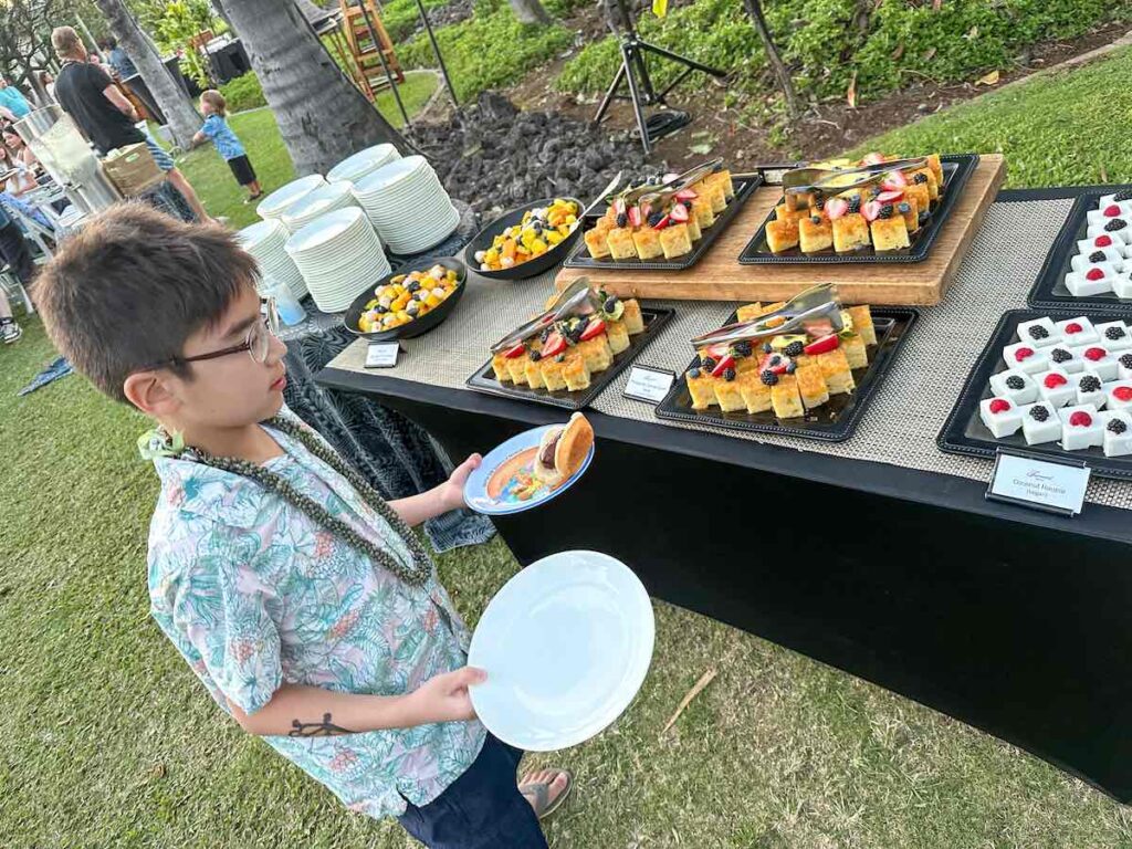 Image of a Hawaiian dessert buffet