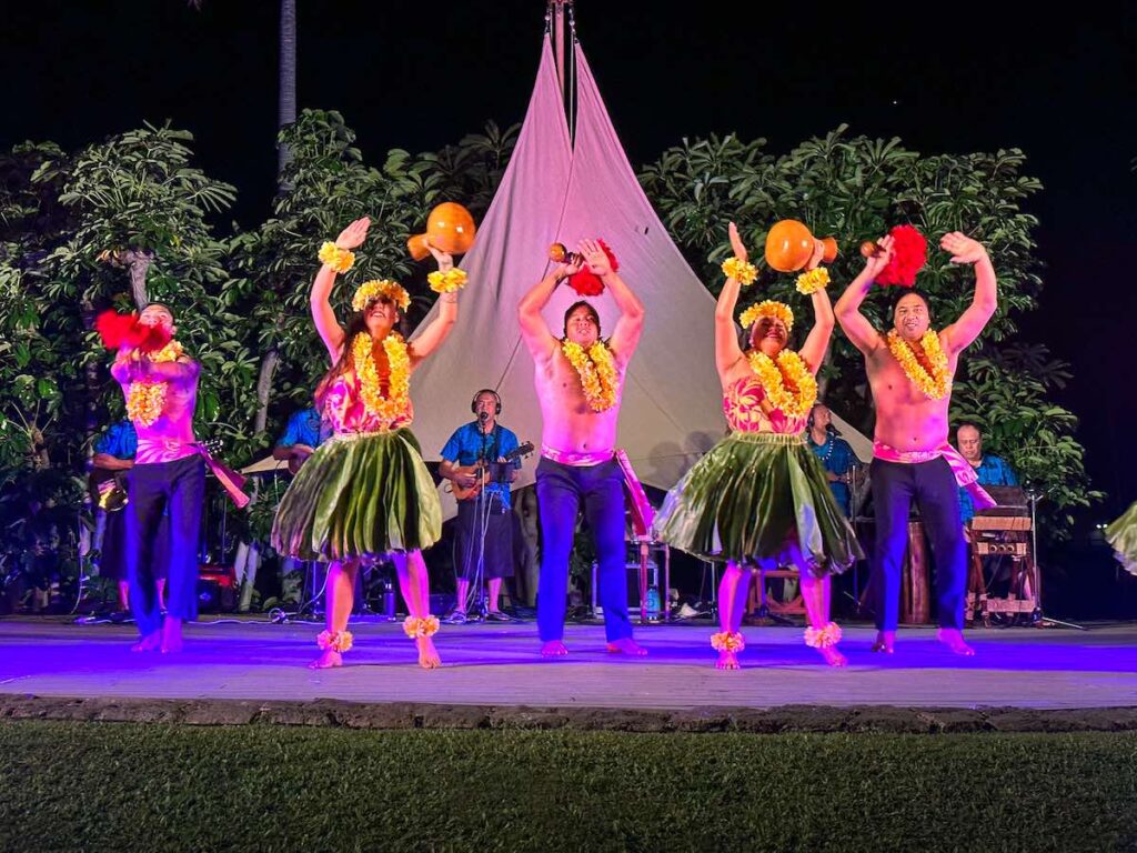 Image of hula dancers at the Hawaii Loa Luau at the Fairmont Orchid in Kona Hawaii