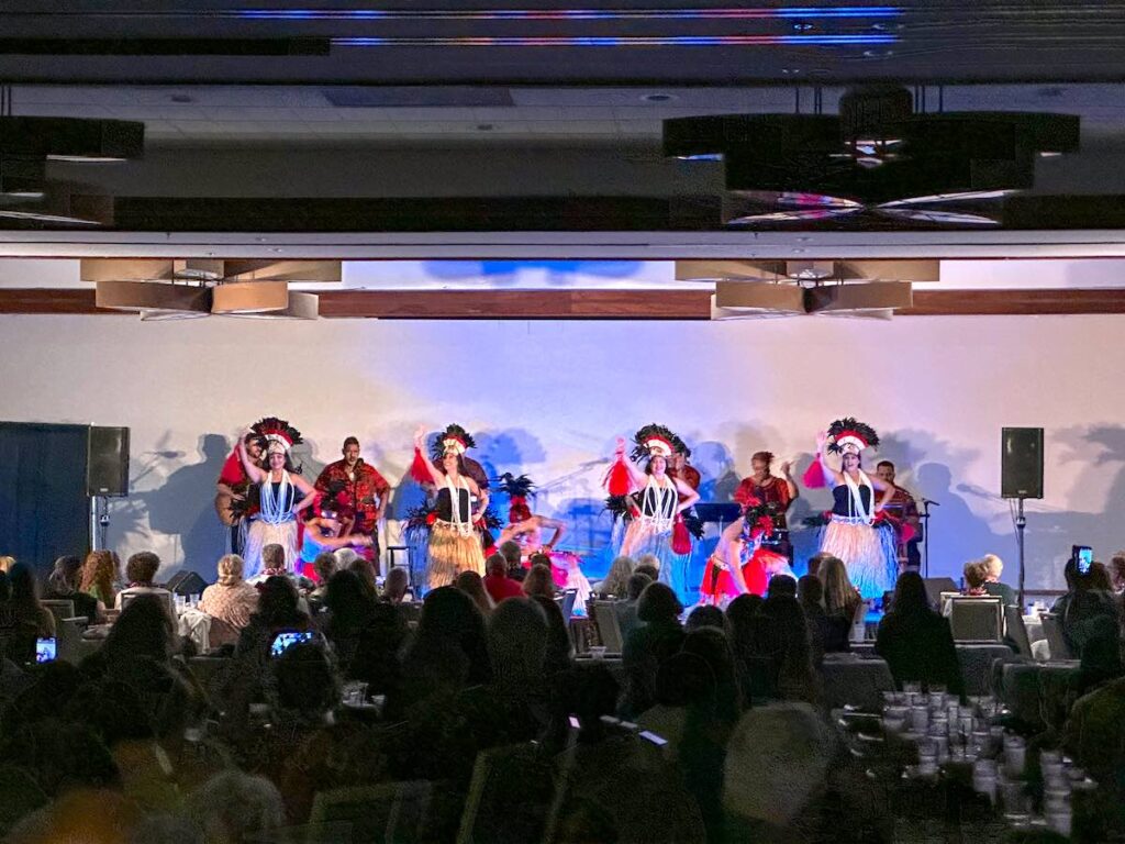 Image of the Island Breeze Luau at the Courtyard King Kamehameha’s Kona Beach Hotel