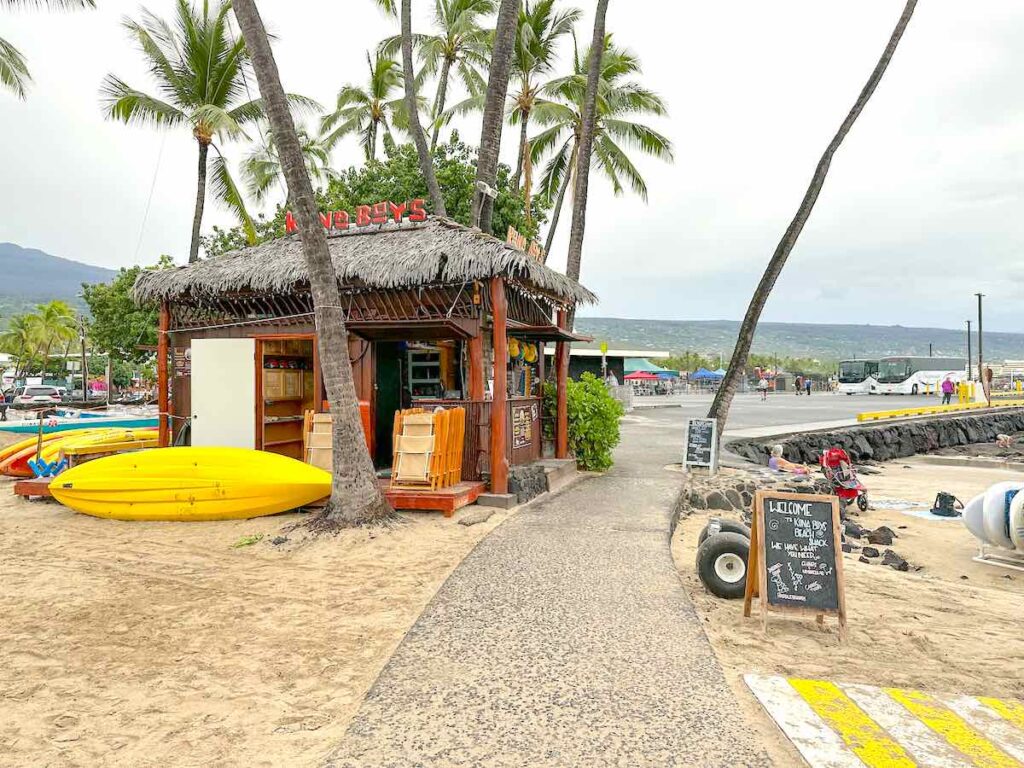 Image of the Kona Boys activities shack at the Courtyard by Marriott King Kamehameha's Kona Beach Hotel.