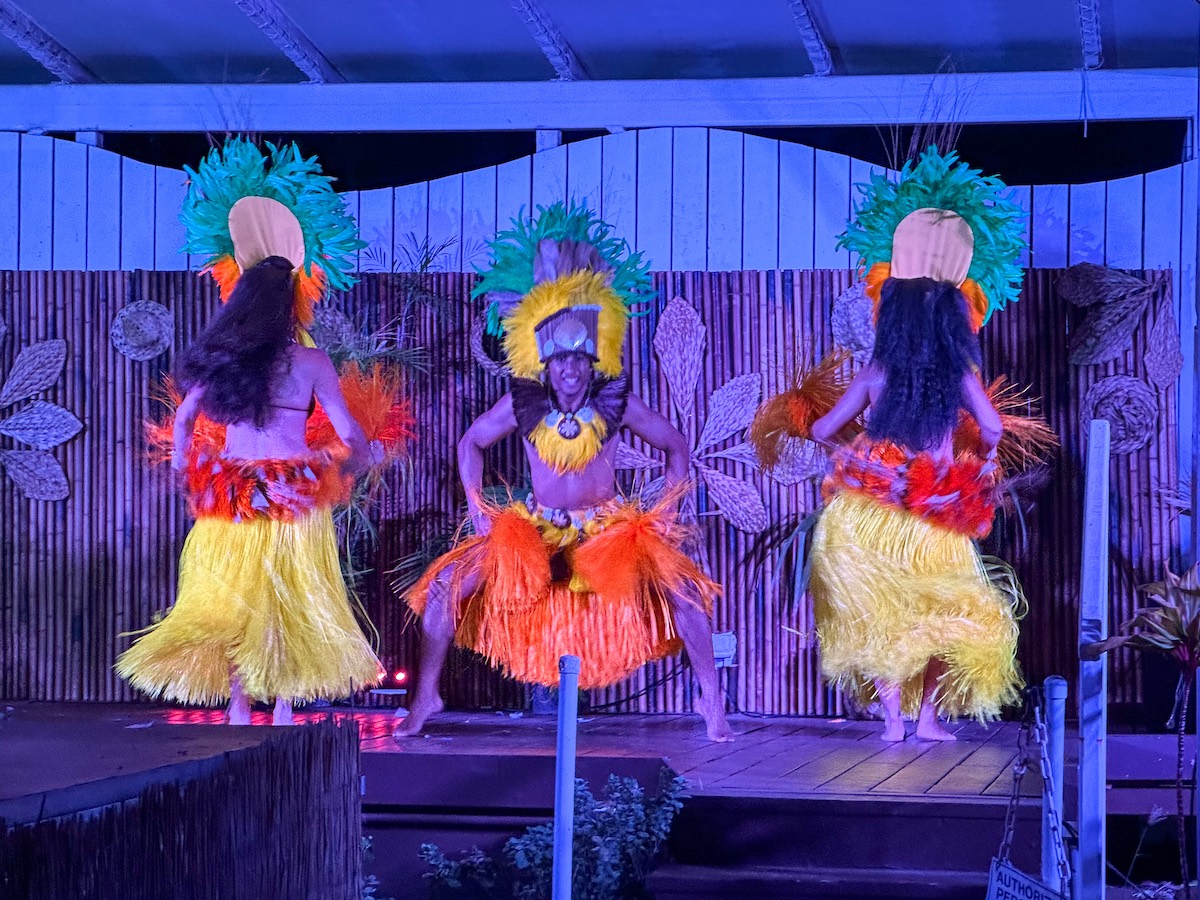 Check out this honest review of the Diamond Head Luau in Waikiki by top Hawaii blog Hawaii Travel with Kids. Image of Tahitian performers