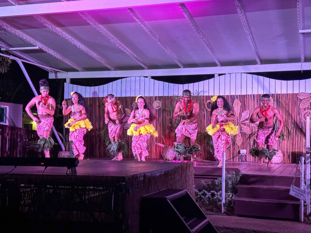 Image of Samoan dancing at the Diamond Head Luau on Oahu. Photo credit: Marcie Cheung