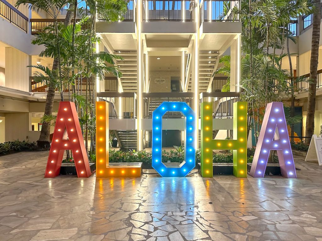Image of an Aloha sign on Oahu